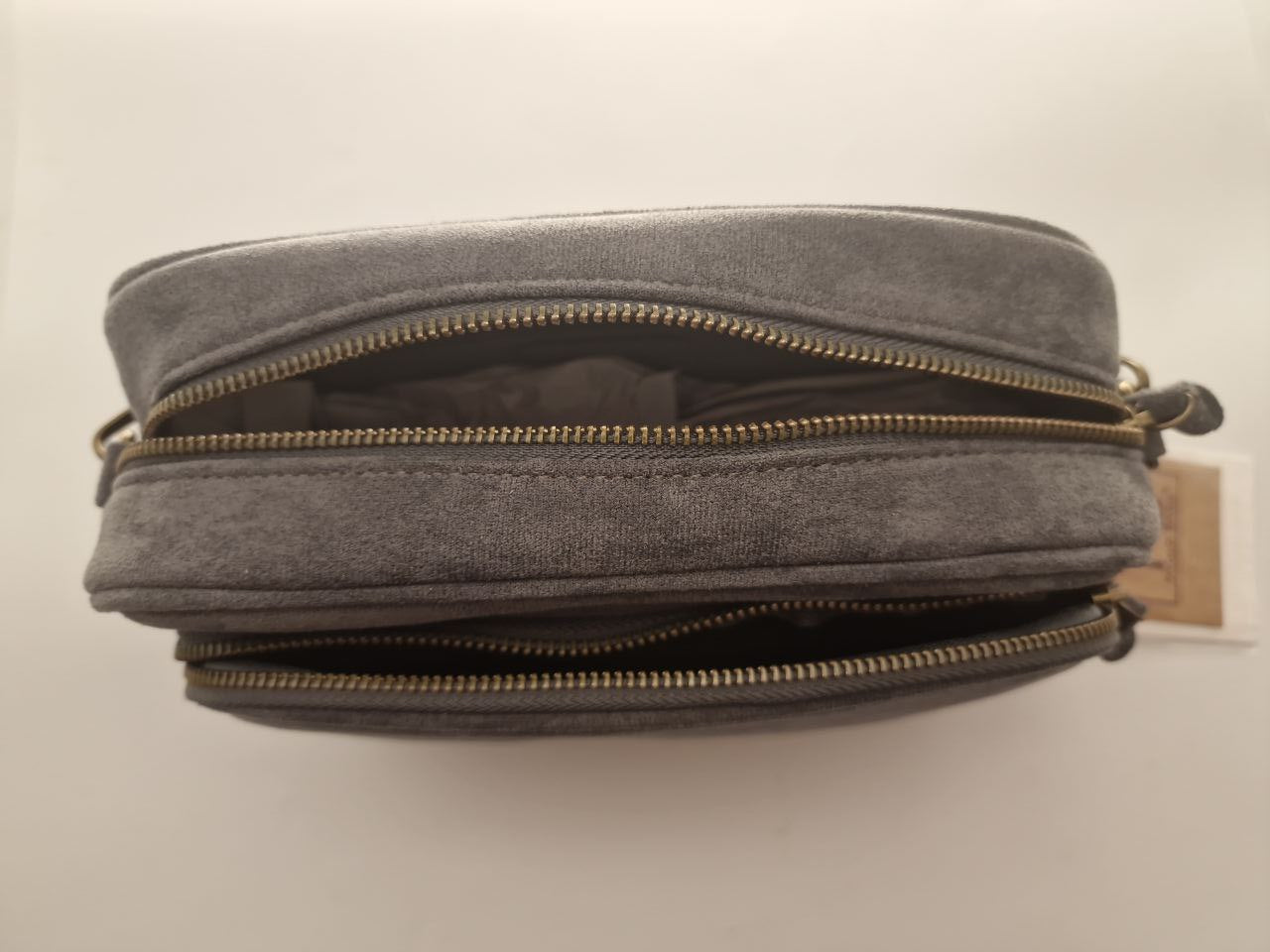 Kleine Umhängetasche in Velours-Optik – elegante Crossbody Tasche