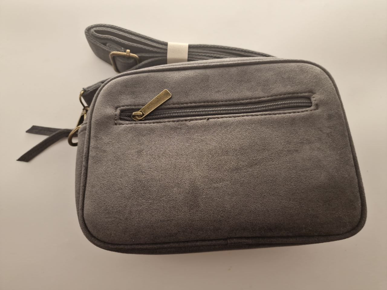 Kleine Umhängetasche in Velours-Optik – elegante Crossbody Tasche