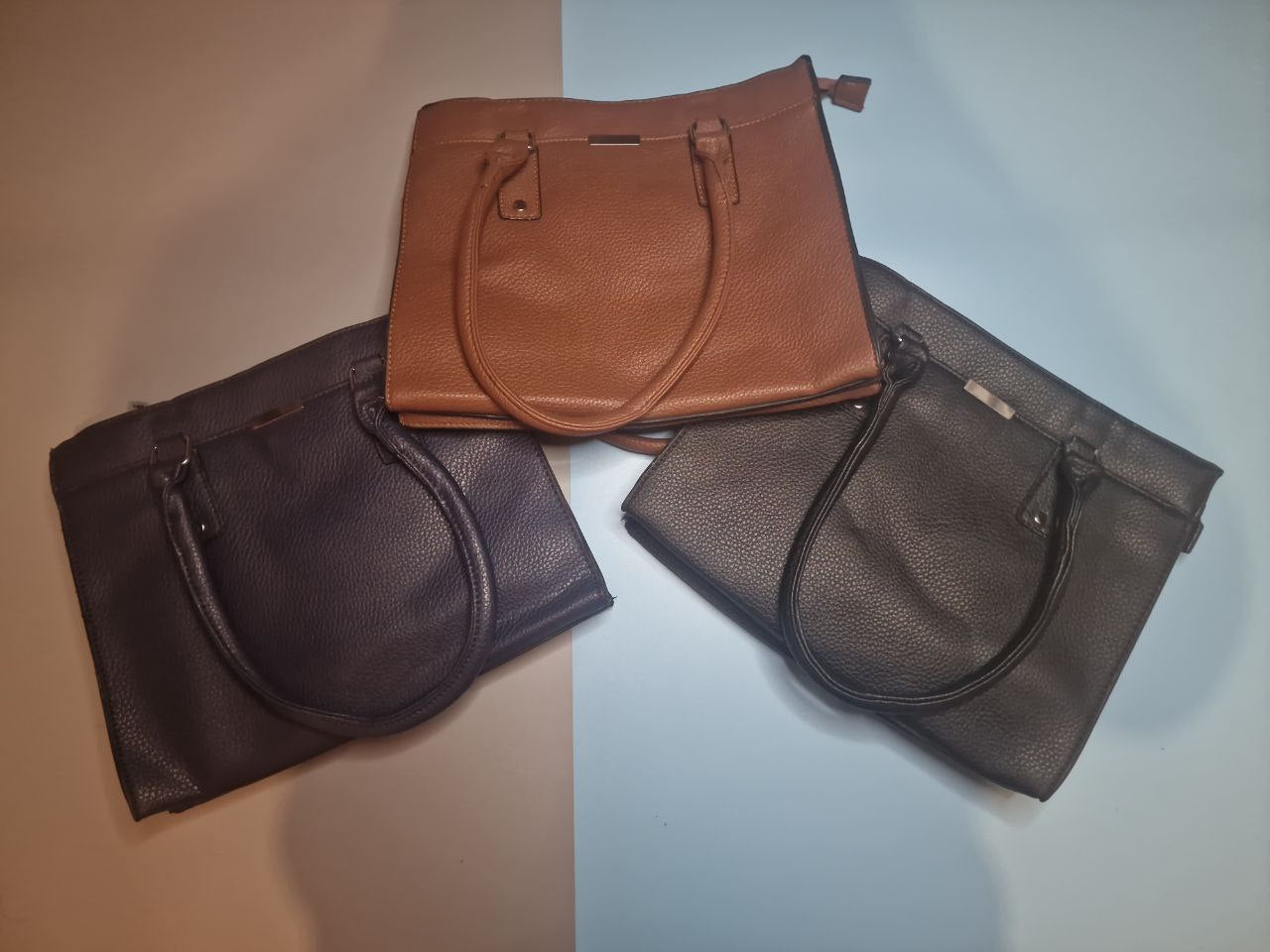 Schwarze Damen Handtasche aus Kunstleder – elegant & klassisch